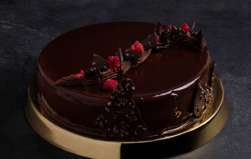 tort-czarna-porzeczka-z-czekolada