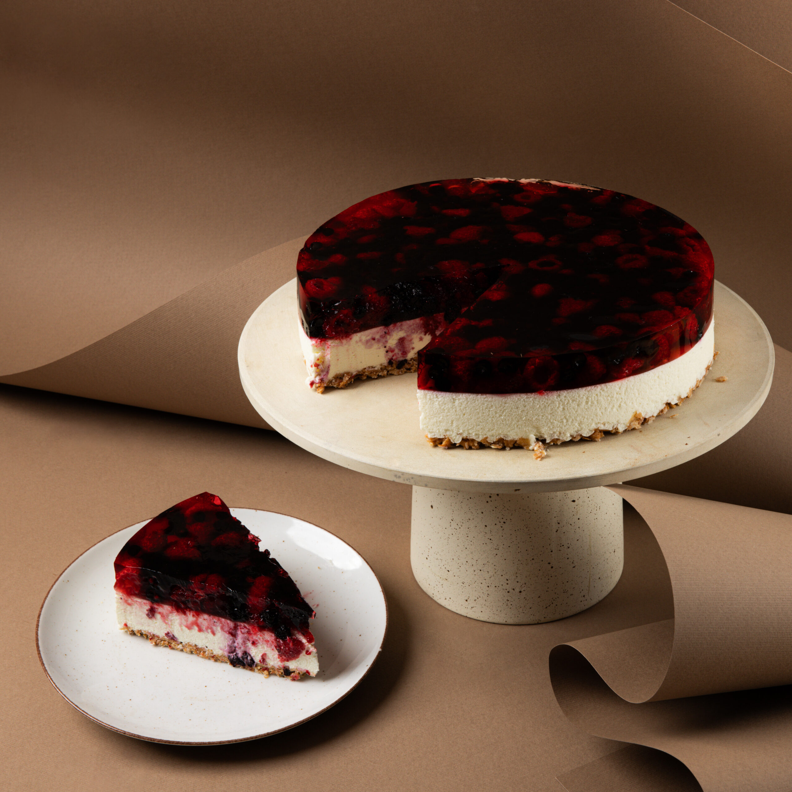 Tort z galaretką i owocami